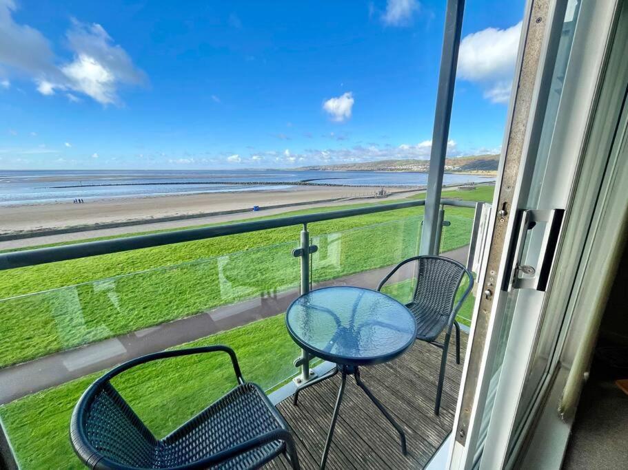 Beachfront Bliss With Spectacular Views Лланелли Экстерьер фото