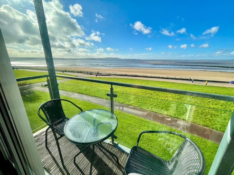 Beachfront Bliss With Spectacular Views Лланелли Экстерьер фото